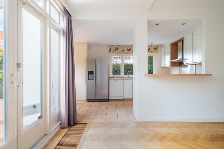 Photo 9 of Van Zuylen van Nijeveltstraat 79