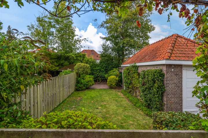 Photo 14 of Van Zuylen van Nijeveltstraat 79