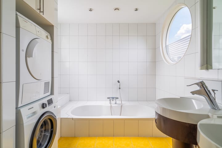 Photo 33 of Van Zuylen van Nijeveltstraat 79