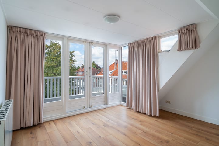 Photo 38 of Van Zuylen van Nijeveltstraat 79