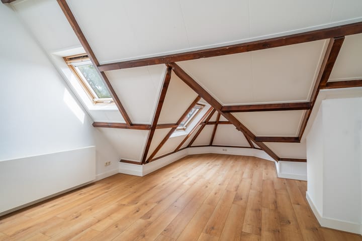 Photo 42 of Van Zuylen van Nijeveltstraat 79