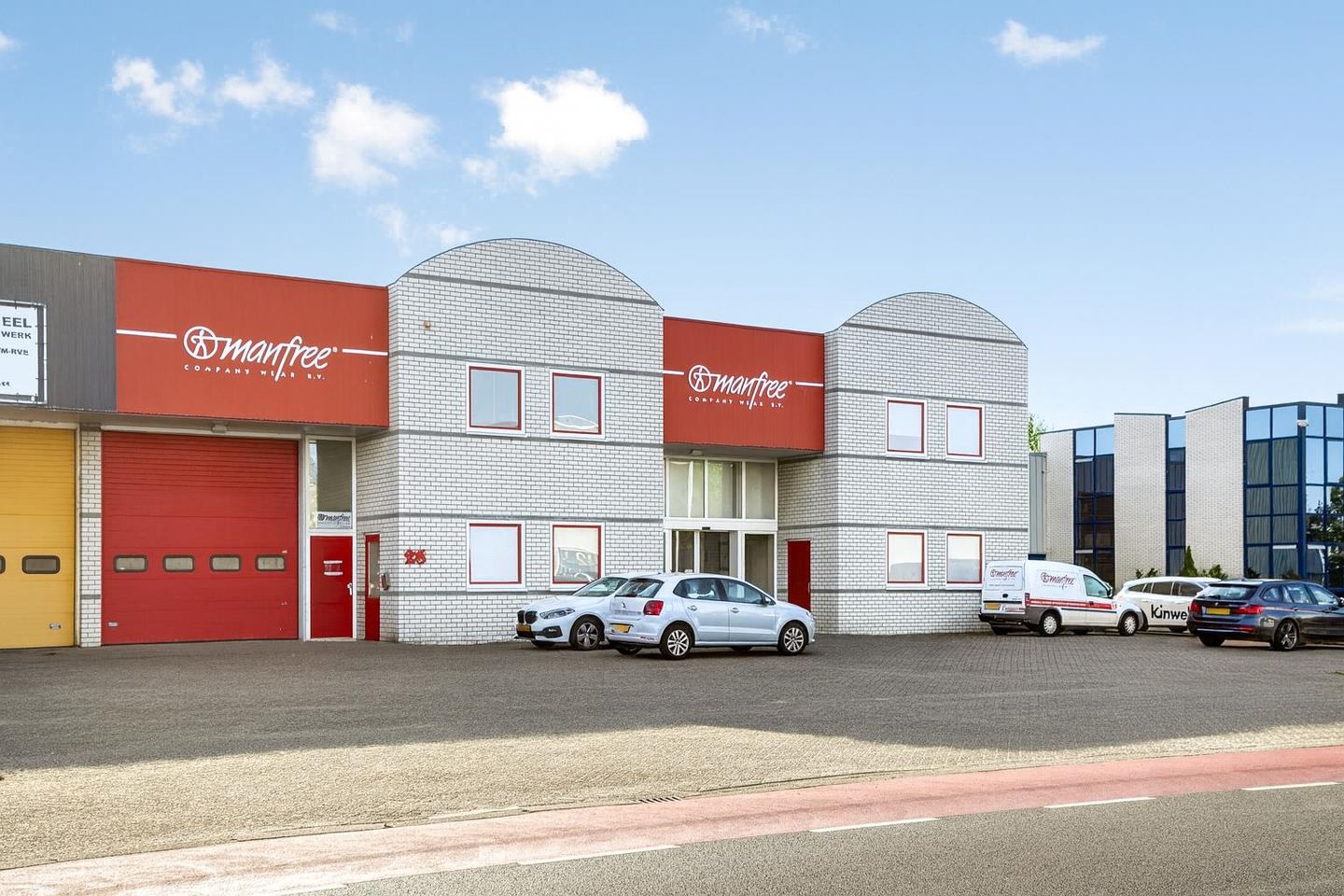 View photo 1 of Newtonstraat 24