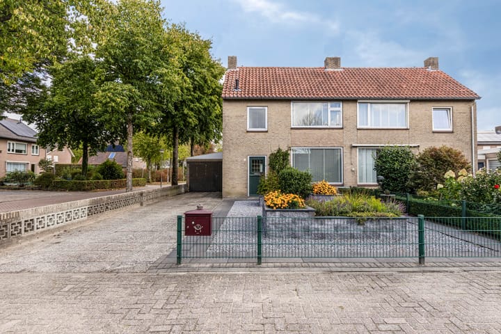 Photo 2 of Antoniusstraat 17