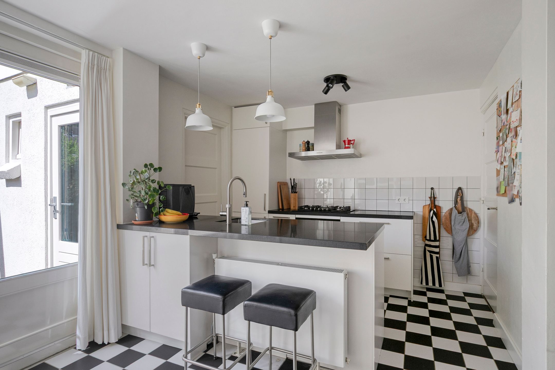 Photo 15 of Goudsbloemstraat 30