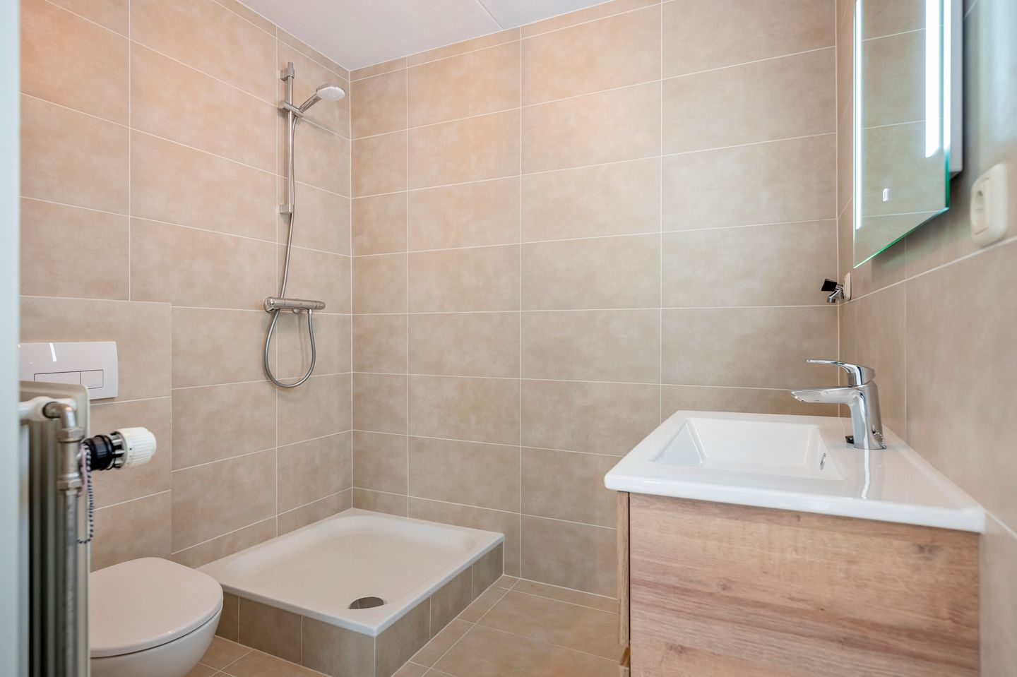 Photo 19 of Gotenstraat 9