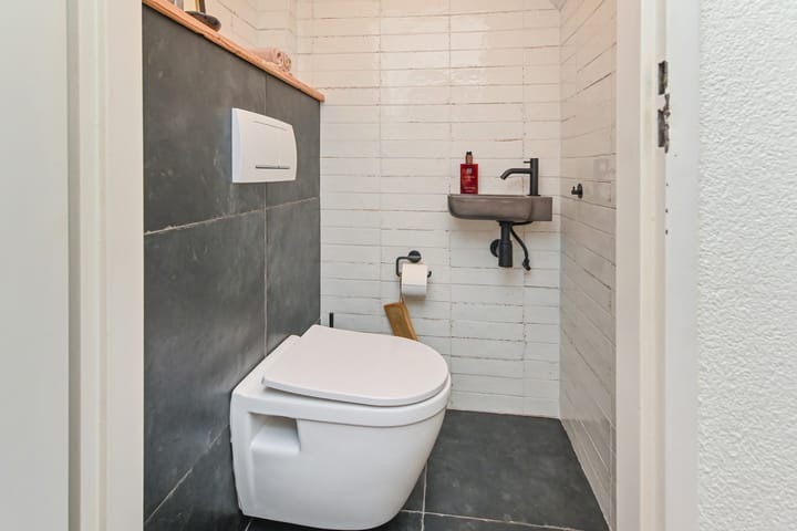 Foto 11 van Weigeliahof 15