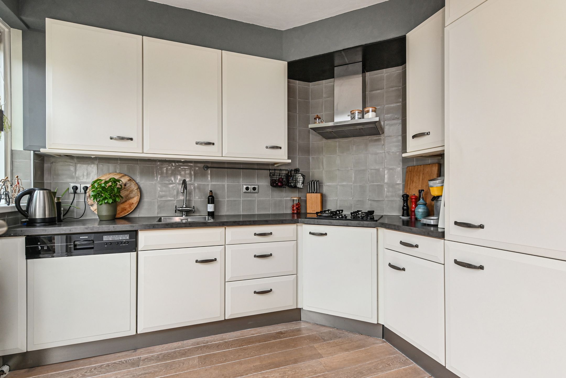 Foto 21 van Weigeliahof 15