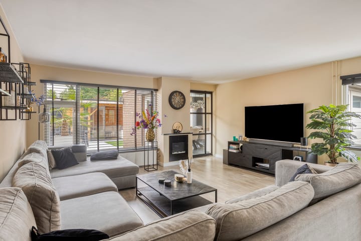 Photo 2 of Eimeren 8