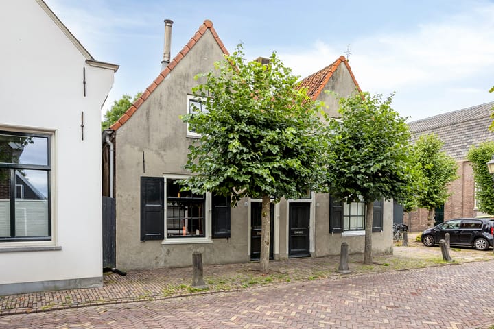 Dorpsstraat 12