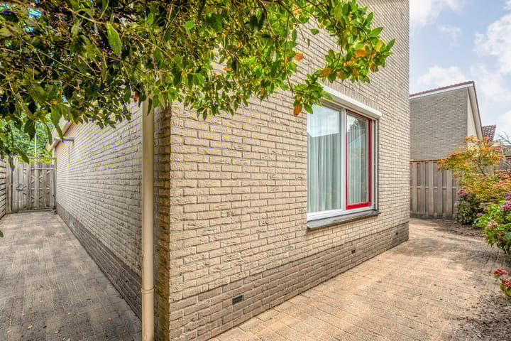 Foto 32 van Burg.Backxlaan 103