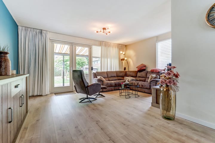 Photo 2 of MacBridestraat 67