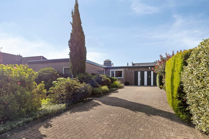 Foto 1 van Past. Debijestraat 52