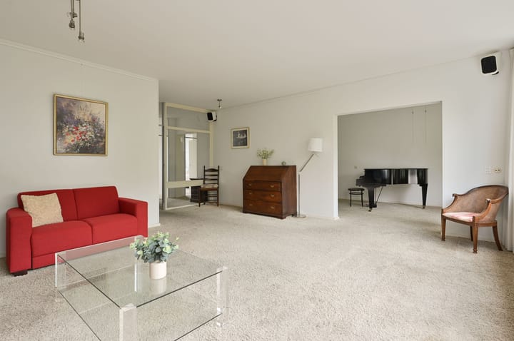 Photo 9 of Veenbesstraat 282