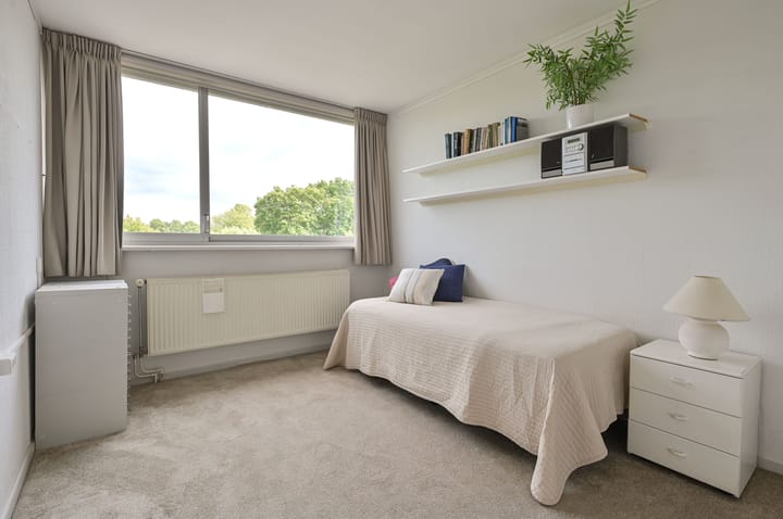 Photo 12 of Veenbesstraat 282