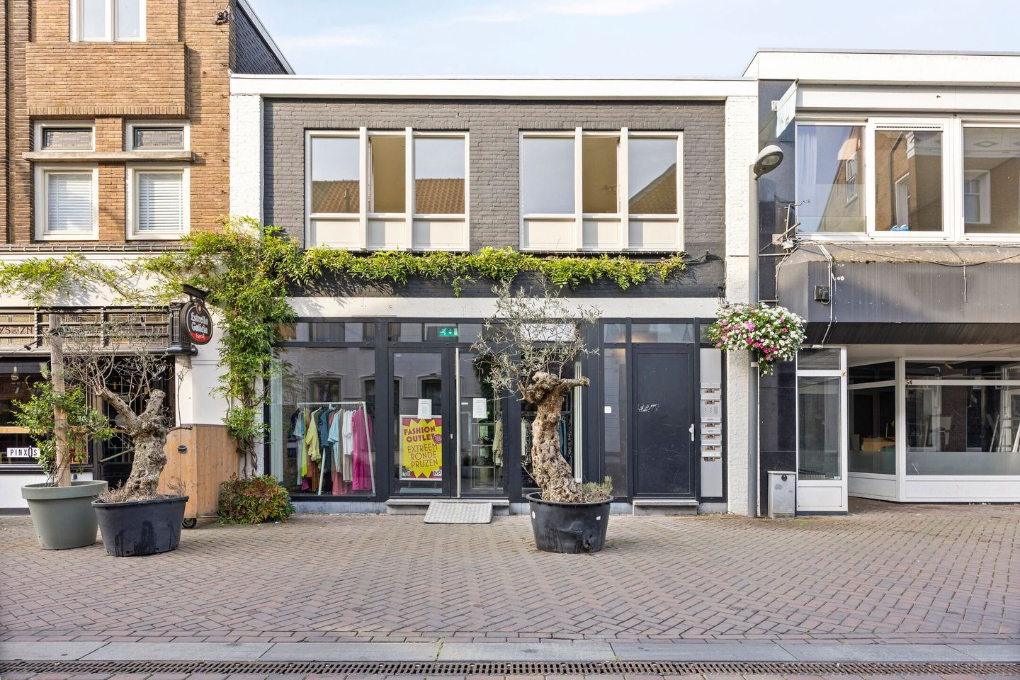 Bekijk foto 1 van Raadhuisstraat 60