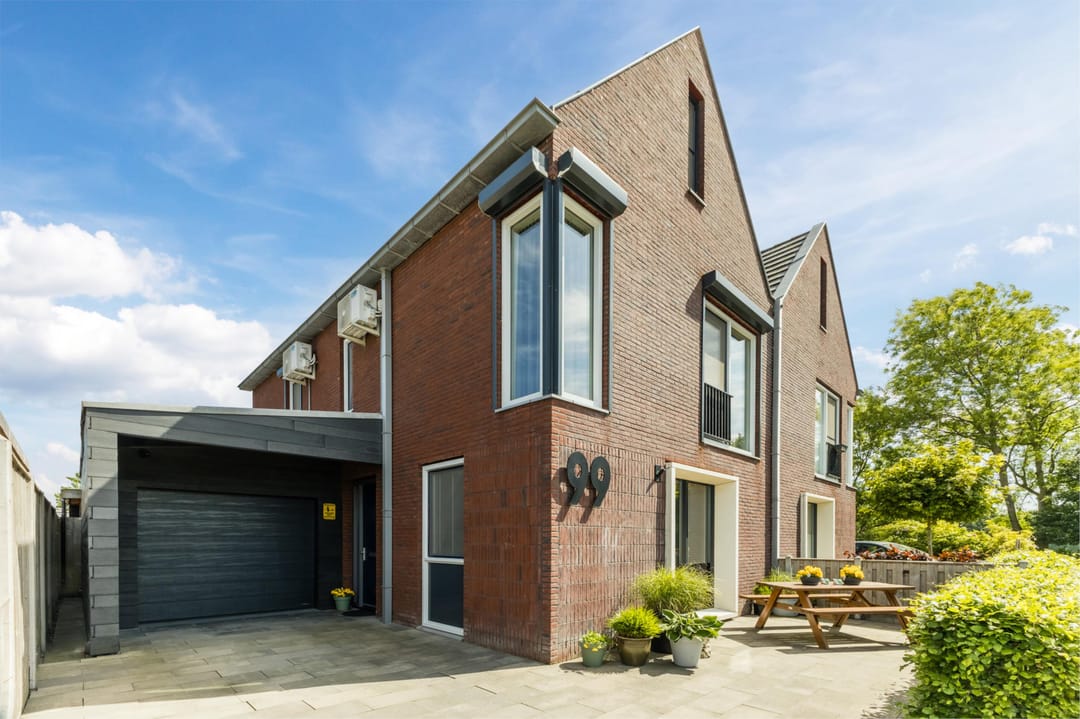 Photo 2 of Buitenkruier 99