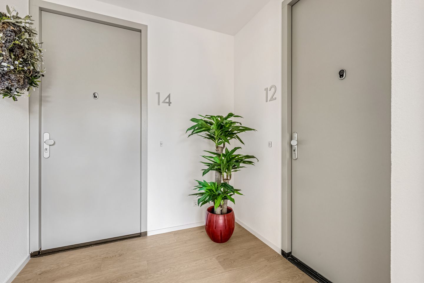 Foto 40 van Barend Veenendaalstraat 12
