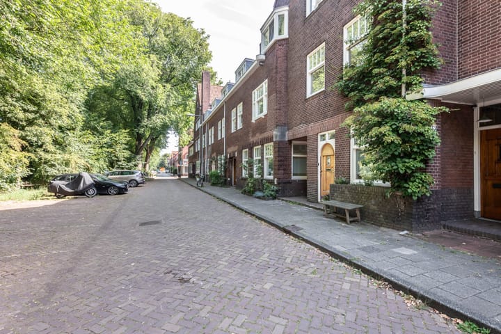 Photo 4 of Adelaarsweg 14