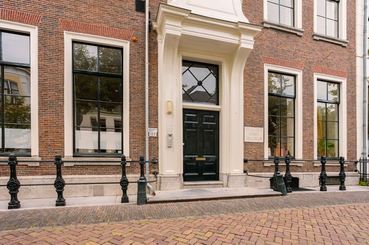 Photo 2 of Nieuwegracht 137-D