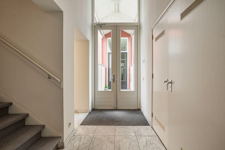 Photo 6 of Nieuwegracht 137-D