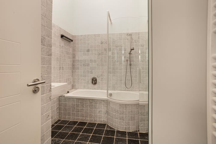 Photo 39 of Nieuwegracht 137-D