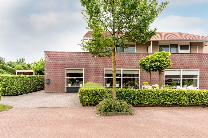 Luzerne 16 main image