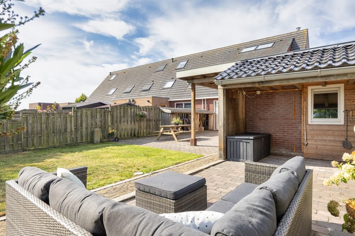 Photo 42 of Legebuorren 97