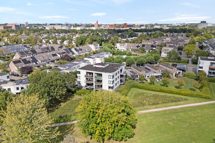 Foto 2 van Flora Bilderbeekstraat 60