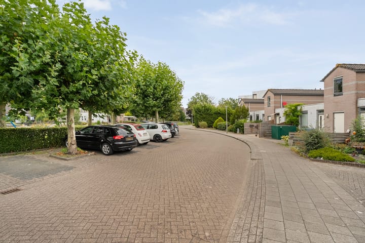 Foto 43 van Flora Bilderbeekstraat 60