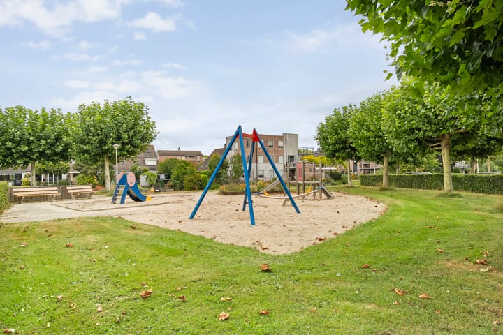 Foto 45 van Flora Bilderbeekstraat 60