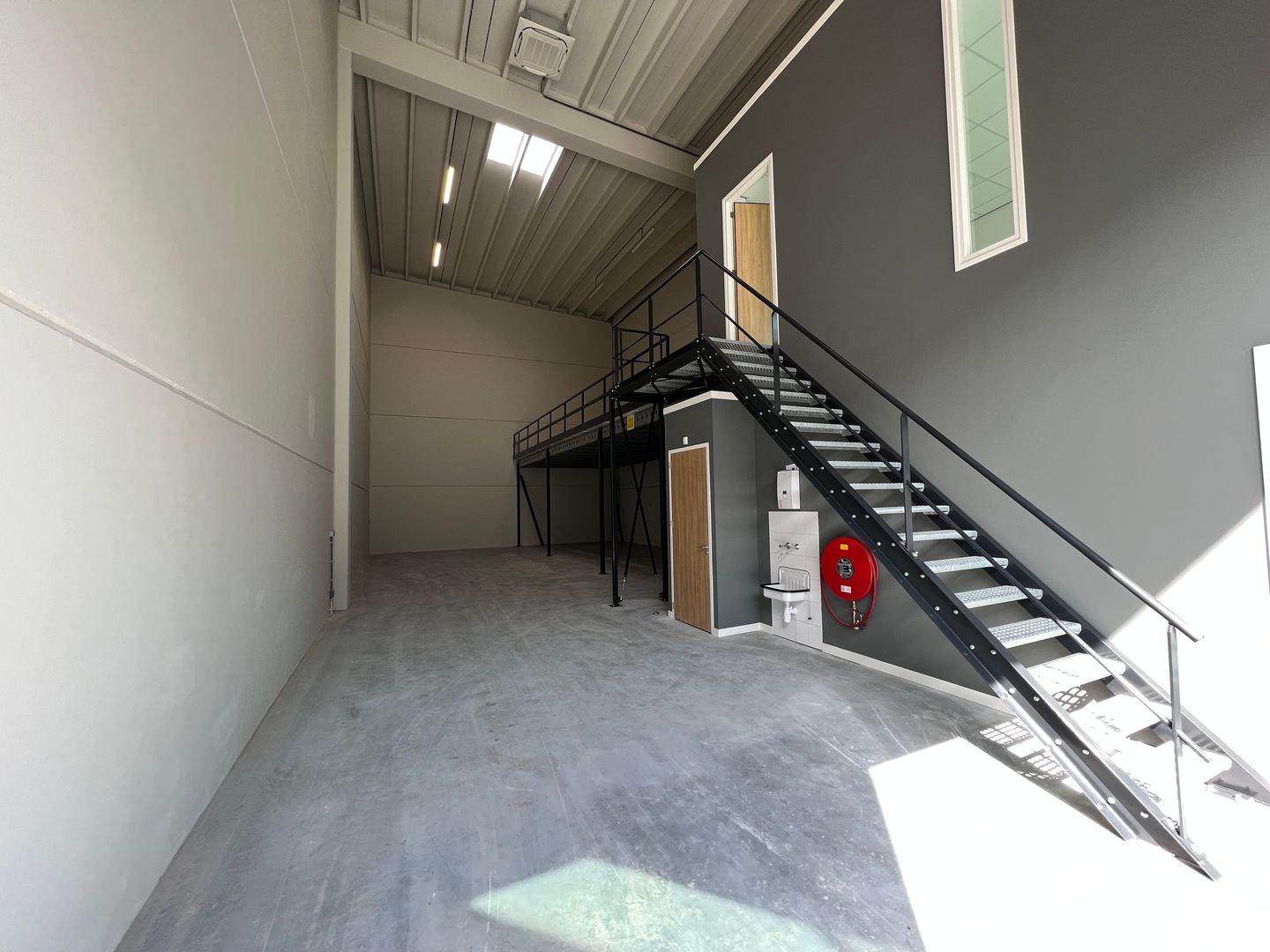 Bekijk foto 2 van Keurmeesterstraat 47