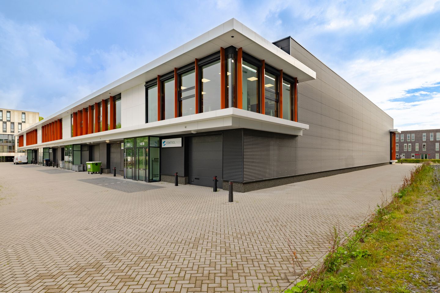 View photo 1 of Drachmeweg 145-M
