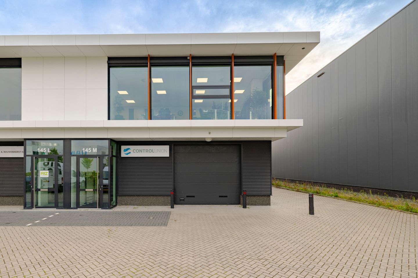 View photo 2 of Drachmeweg 145-M