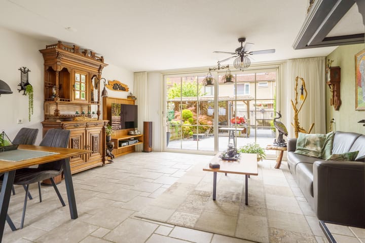 Photo 2 of Parelmosstraat 4