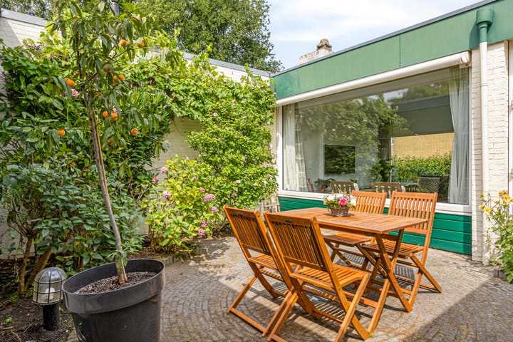 Foto 9 van Stromboli 16