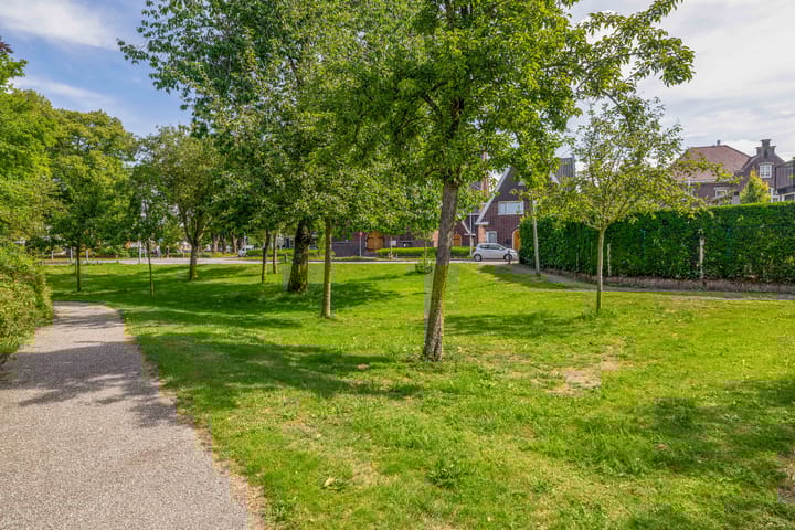 Foto 29 van Roos- en Doornhof 39