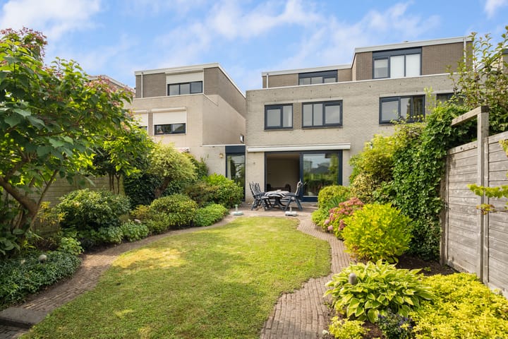 Photo 32 of Hendrik Sweijsstraat 15