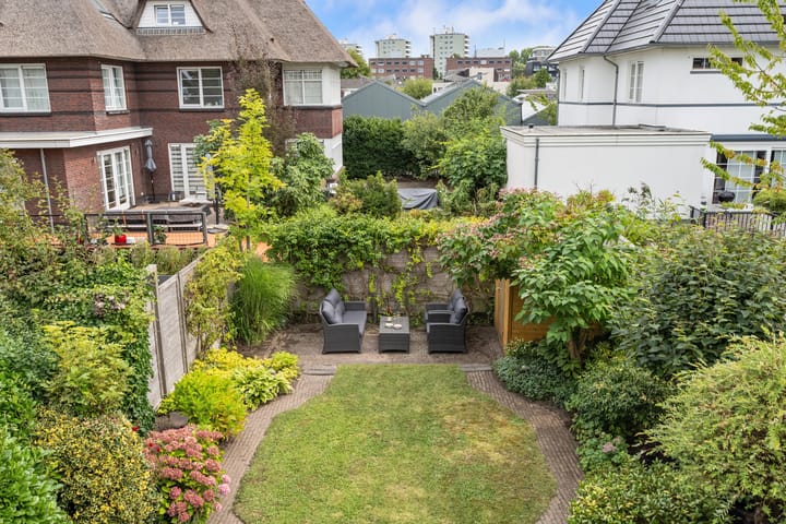 Photo 41 of Hendrik Sweijsstraat 15