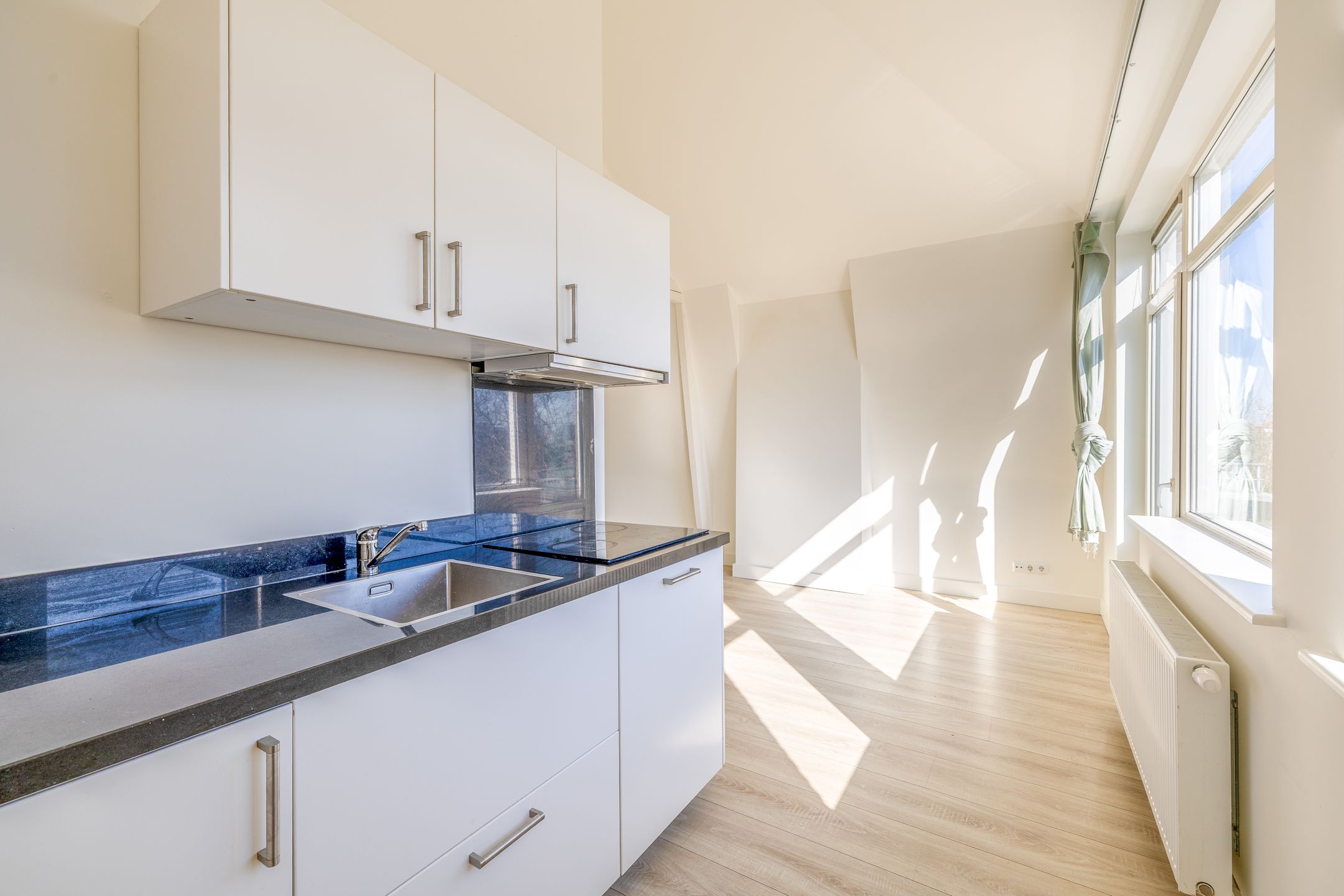 Foto 6 van Mathenesserweg 129-C04