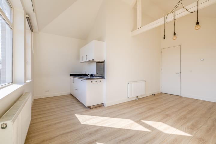 Photo 3 of Mathenesserweg 129-C04