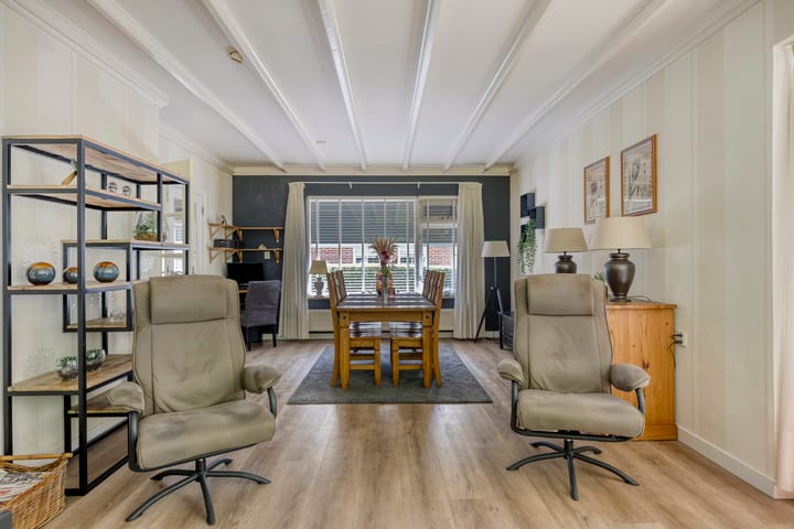 Photo 7 of Meester Holtropstraat 26