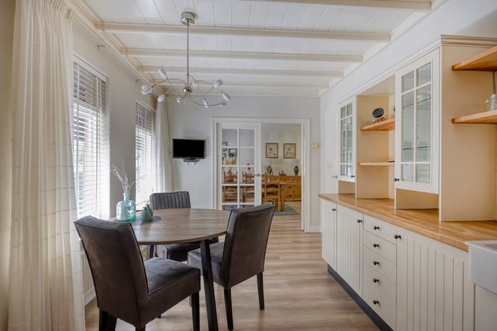 Photo 10 of Meester Holtropstraat 26