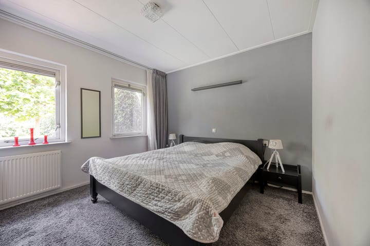 Photo 13 of Meester Holtropstraat 26