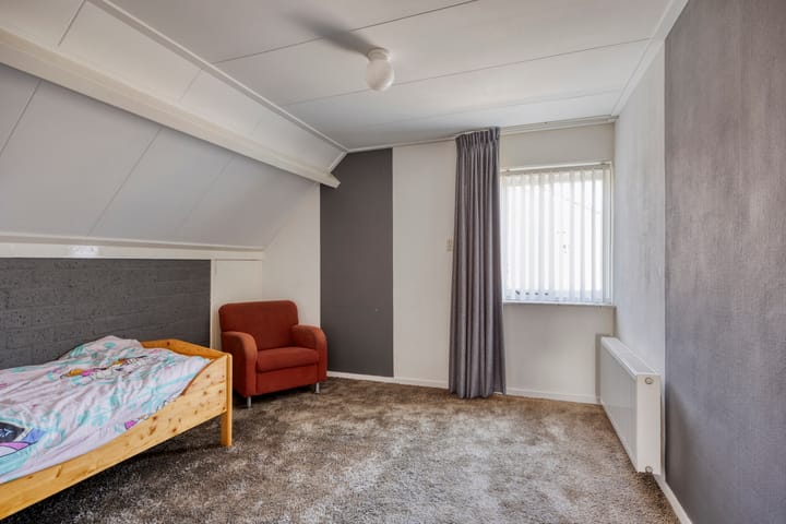 Photo 20 of Meester Holtropstraat 26