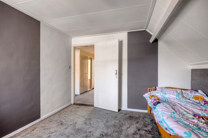 Photo 21 of Meester Holtropstraat 26