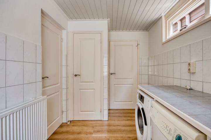 Photo 29 of Meester Holtropstraat 26