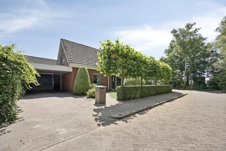 Photo 36 of Meester Holtropstraat 26