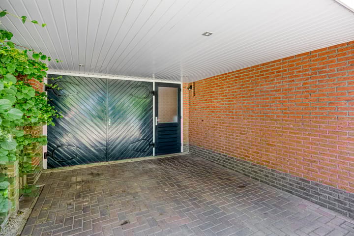 Photo 39 of Meester Holtropstraat 26