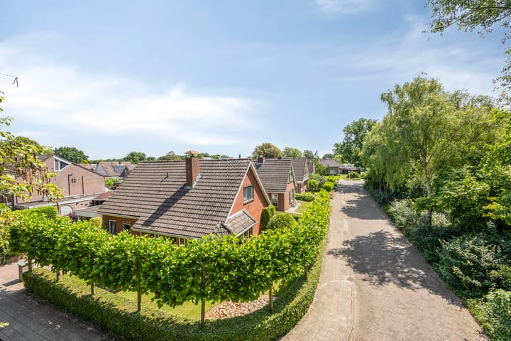 Photo 2 of Meester Holtropstraat 26