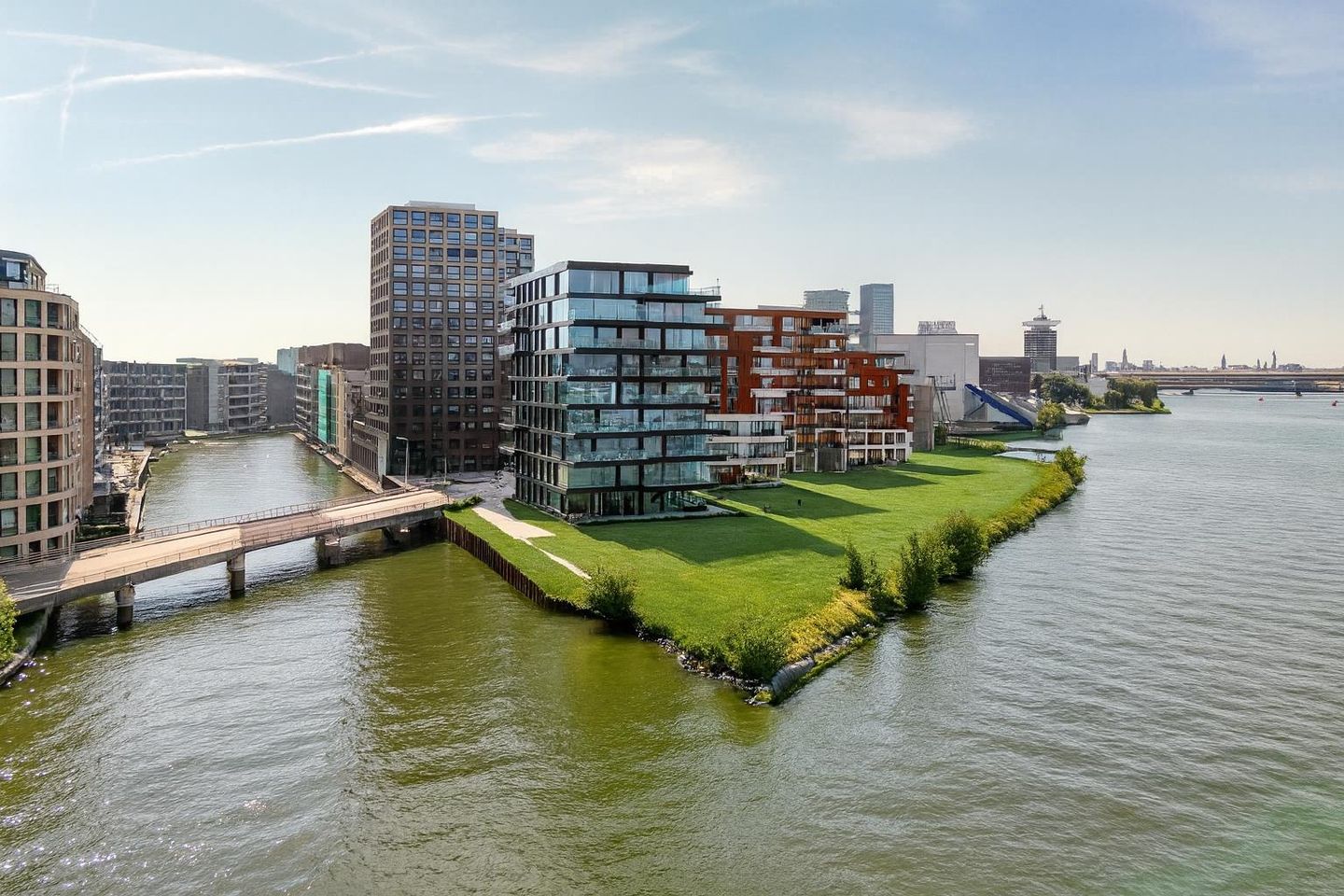 Foto 19 van Grasweg 221